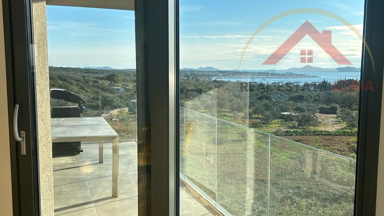 Beautiful apartment with a sea view in Sv. Filip i Jakov